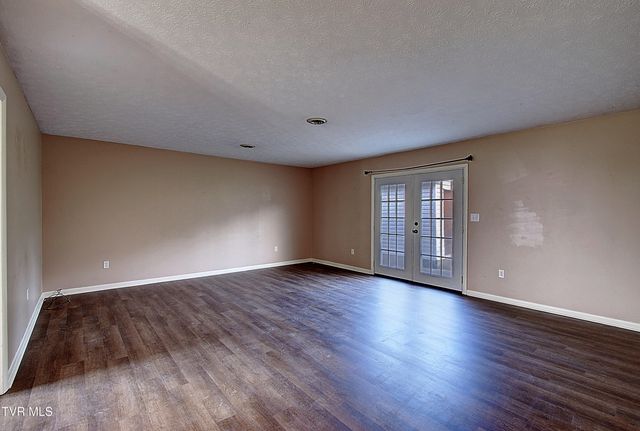 466 Old Hickory Circle, Mount Carmel, TN 37645