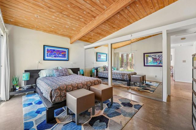 465 E Desert Holly Circle, Palm Springs, CA 92262