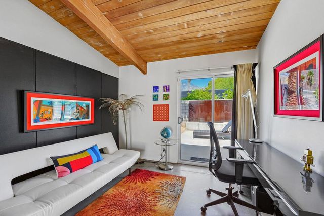 465 E Desert Holly Circle, Palm Springs, CA 92262