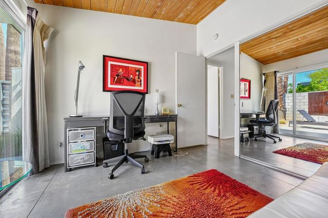 465 E Desert Holly Circle, Palm Springs, CA 92262
