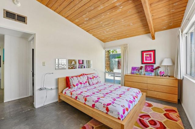 465 E Desert Holly Circle, Palm Springs, CA 92262
