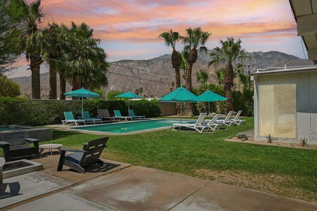 465 E Desert Holly Circle, Palm Springs, CA 92262