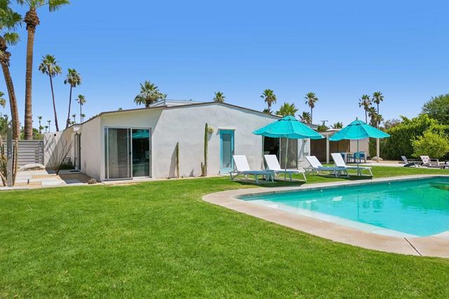 465 E Desert Holly Circle, Palm Springs, CA 92262