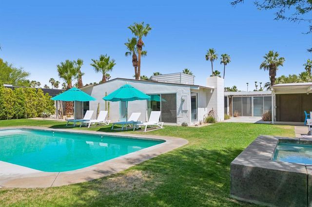 465 E Desert Holly Circle, Palm Springs, CA 92262