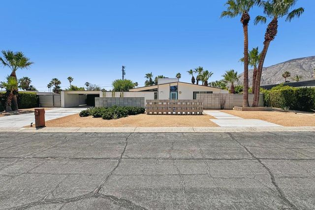 465 E Desert Holly Circle, Palm Springs, CA 92262