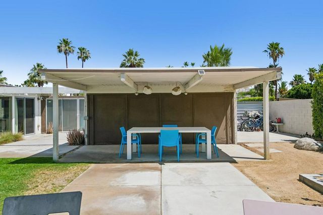 465 E Desert Holly Circle, Palm Springs, CA 92262