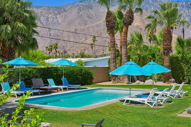465 E Desert Holly Circle, Palm Springs, CA 92262