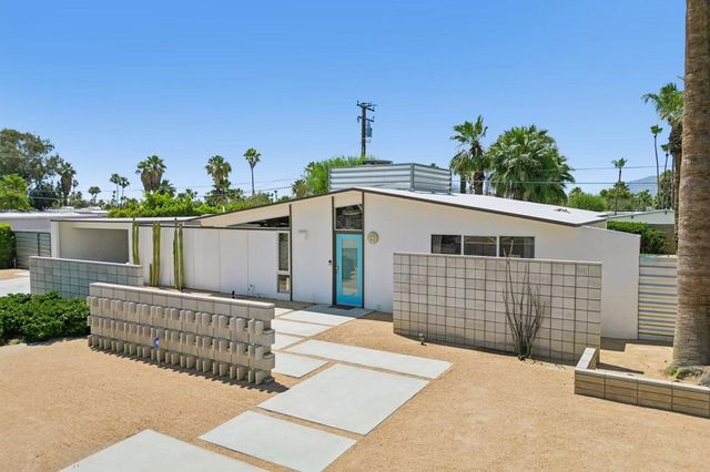 465 E Desert Holly Circle, Palm Springs, CA 92262