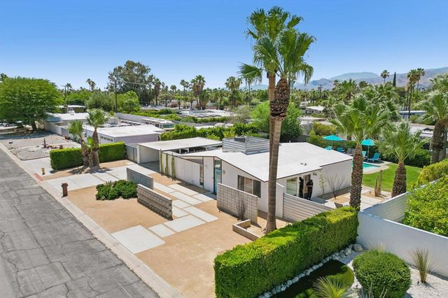 465 E Desert Holly Circle, Palm Springs, CA 92262