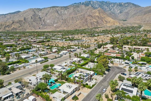 465 E Desert Holly Circle, Palm Springs, CA 92262