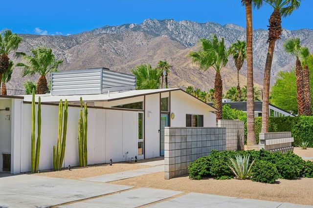 465 E Desert Holly Circle, Palm Springs, CA 92262