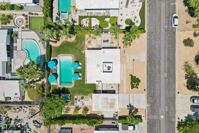 465 E Desert Holly Circle, Palm Springs, CA 92262
