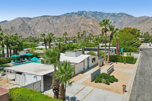 465 E Desert Holly Circle, Palm Springs, CA 92262