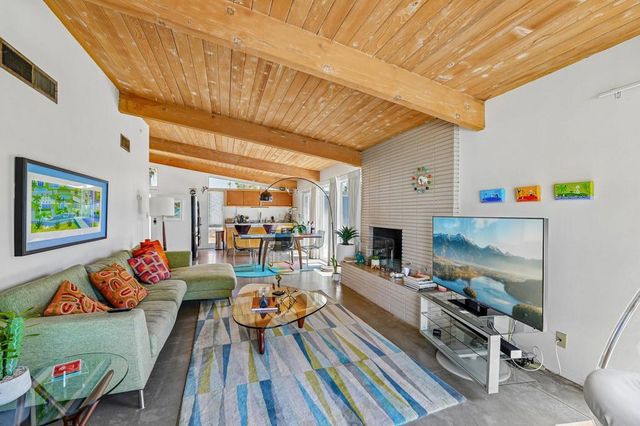 465 E Desert Holly Circle, Palm Springs, CA 92262