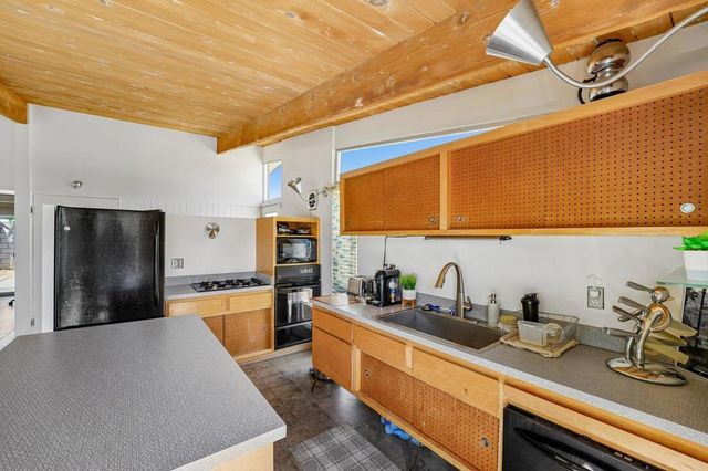 465 E Desert Holly Circle, Palm Springs, CA 92262