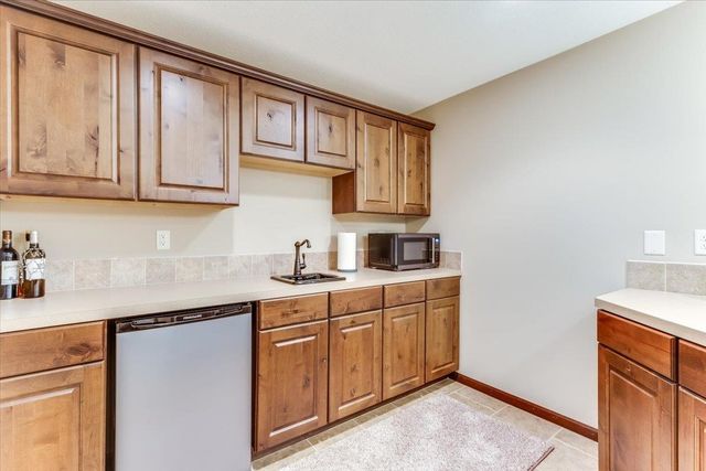 1425 E Summerlyn Drive, Derby, KS 67037