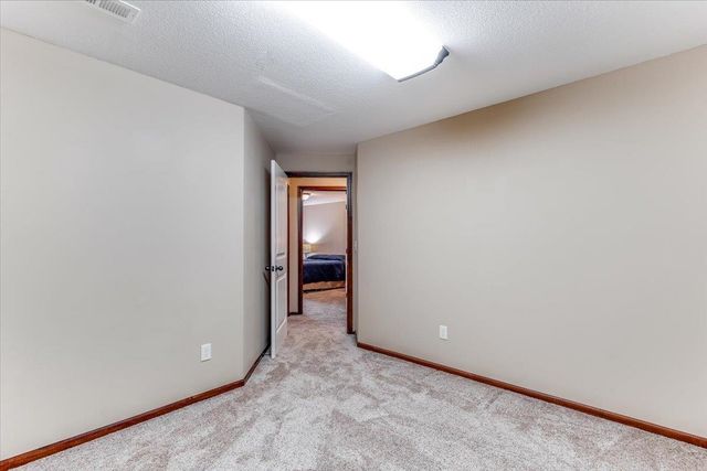 1425 E Summerlyn Drive, Derby, KS 67037