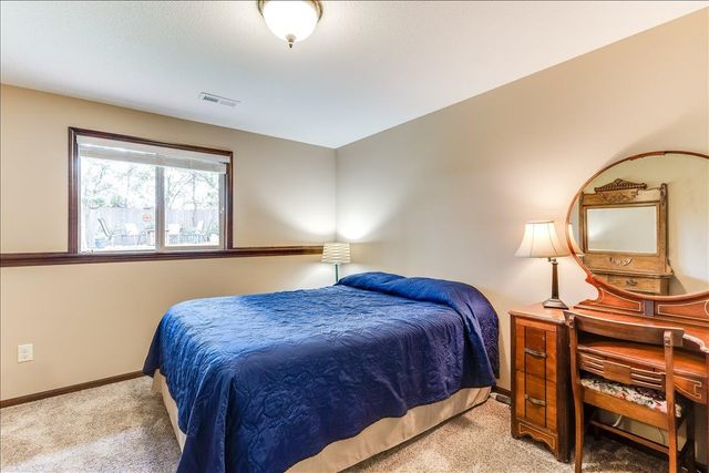 1425 E Summerlyn Drive, Derby, KS 67037