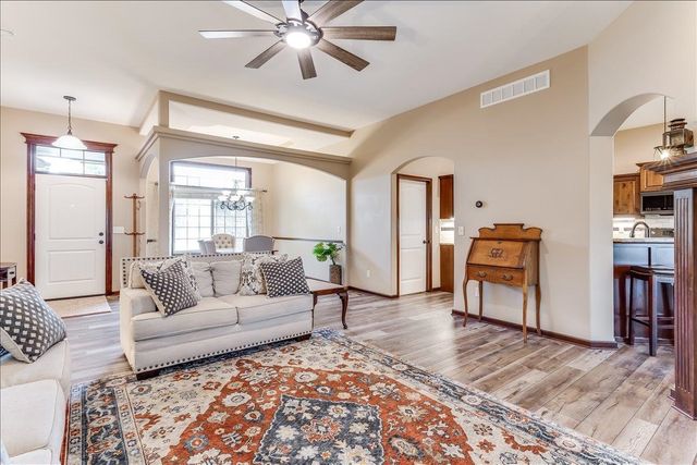 1425 E Summerlyn Drive, Derby, KS 67037