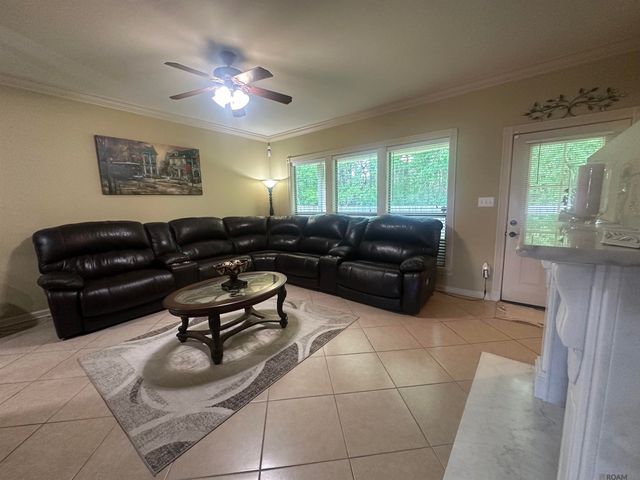 6342 Surrey Ln, Zachary, LA 70791