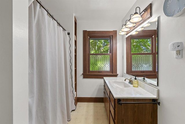 1017 ELIZA STREET, Green Bay, WI 54301
