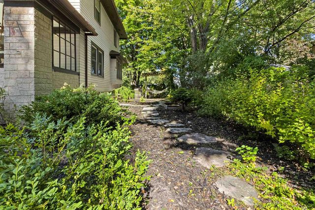 1017 ELIZA STREET, Green Bay, WI 54301