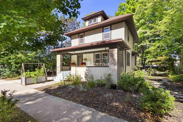 1017 ELIZA STREET, Green Bay, WI 54301