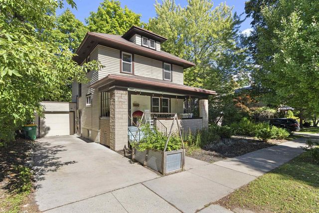 1017 ELIZA STREET, Green Bay, WI 54301