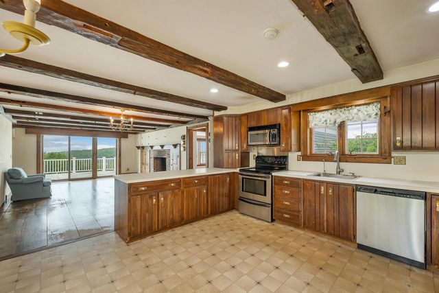 36 Blueberry Hill Road, Wolfeboro, NH 03894