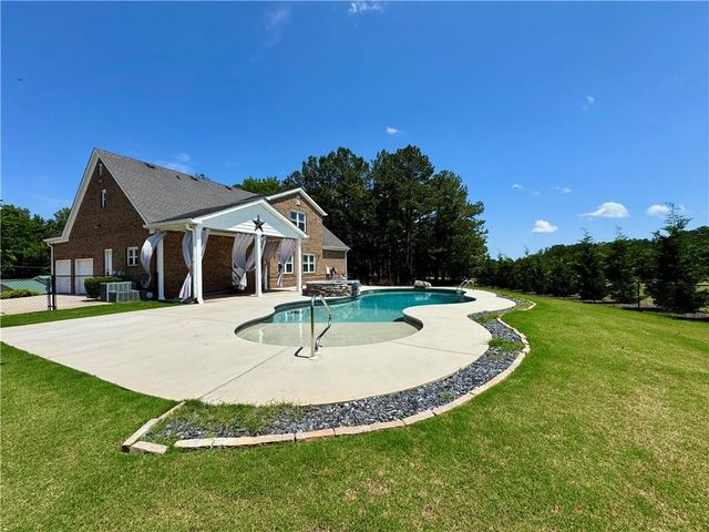 8967 Midlothian Court, Winston, GA 30187