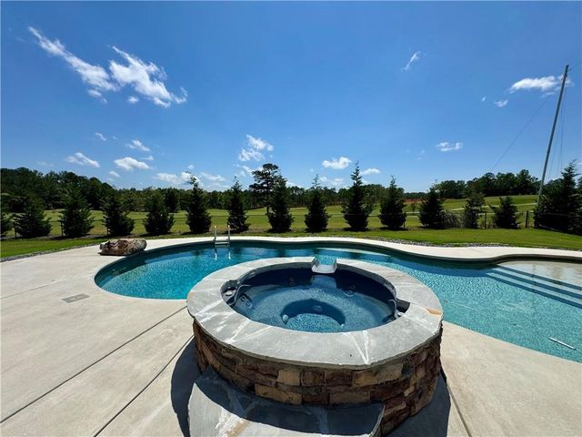 8967 Midlothian Court, Winston, GA 30187