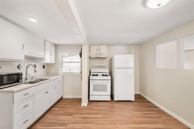 1706 Riverview ST, Austin, TX 78702