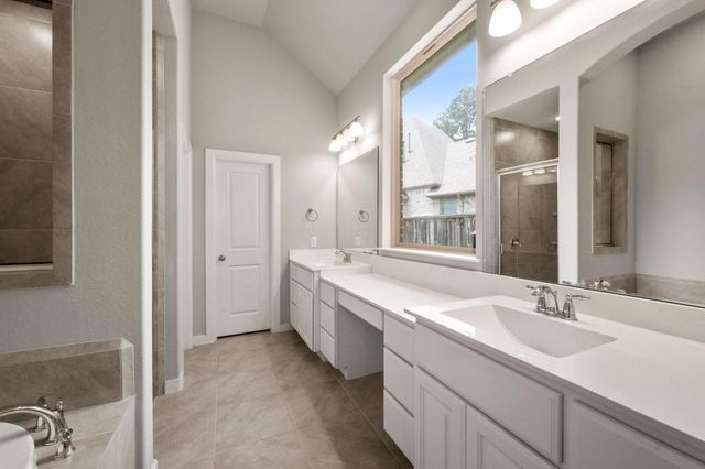 150 Mayfield Drive, Montgomery, TX 77316