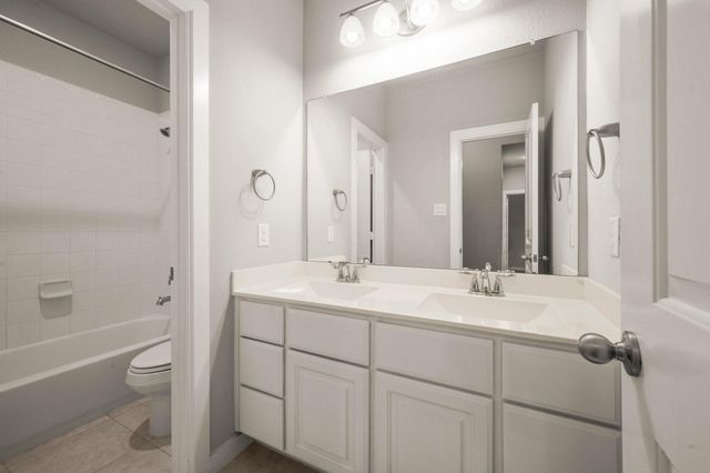 150 Mayfield Drive, Montgomery, TX 77316