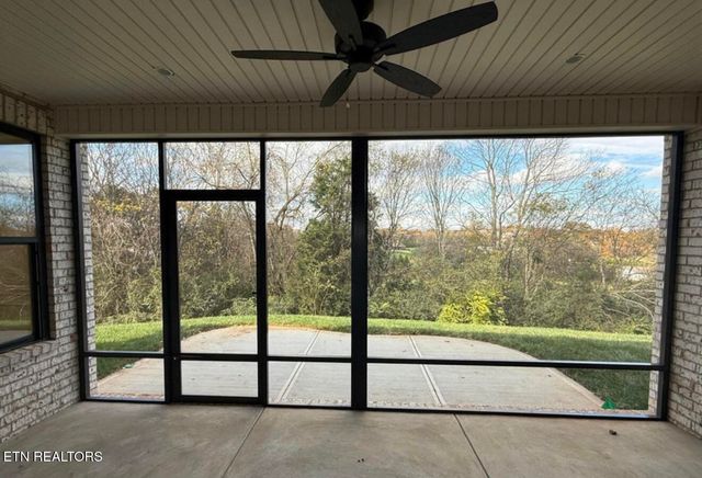 1331 Wagon Hitch Rd, Knoxville, TN 37934