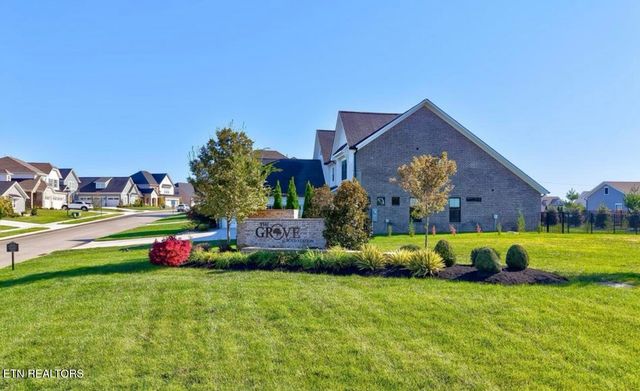 1331 Wagon Hitch Rd, Knoxville, TN 37934