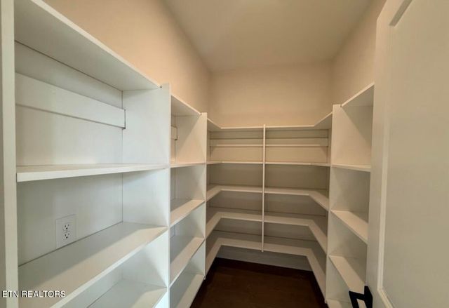 1331 Wagon Hitch Rd, Knoxville, TN 37934