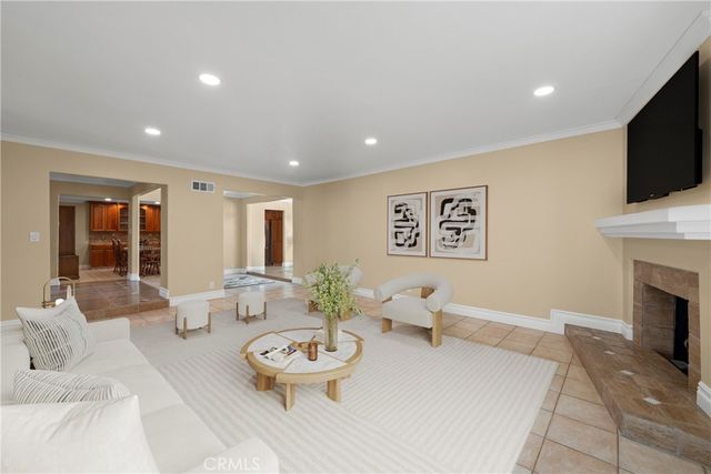 4346 E Casselle Avenue, Orange, CA 92869