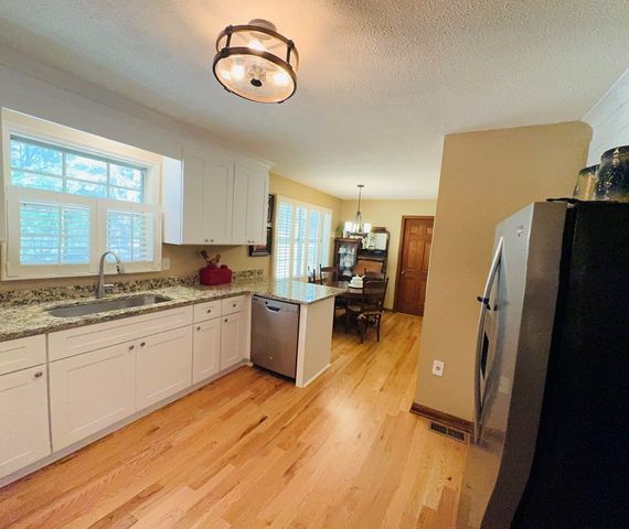 320 Old Hwy 2, Blue Ridge, GA 30513