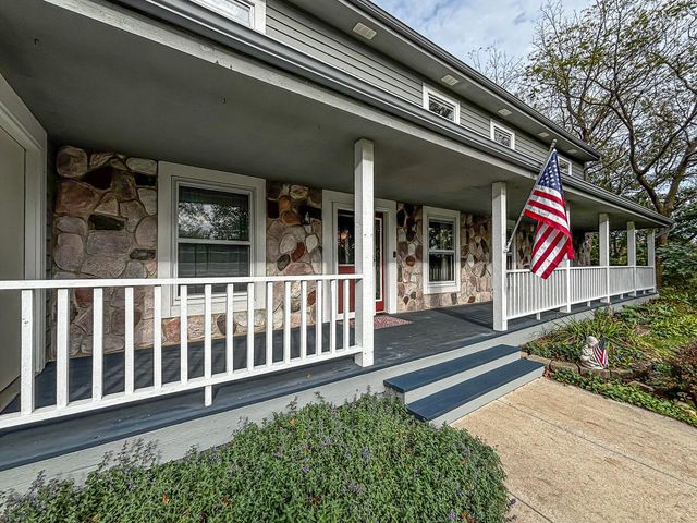 S42W31526 Depot ROAD, Genesee Depot, WI 53127