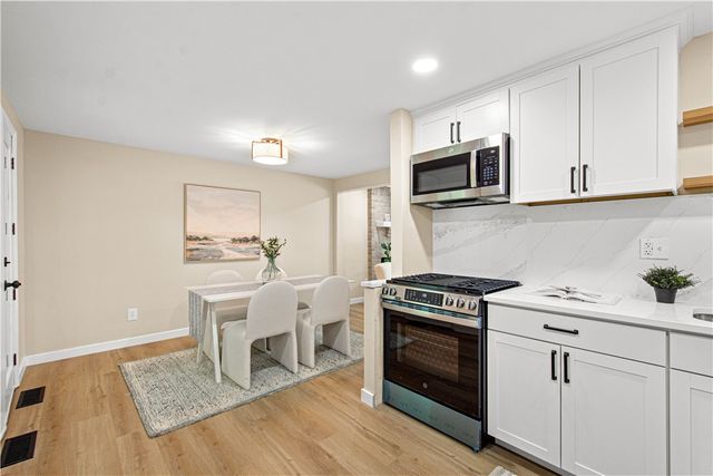 175 Parkedge Rd, Green Tree, PA 15220