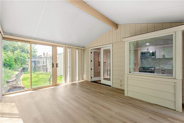 175 Parkedge Rd, Green Tree, PA 15220