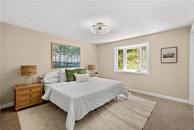 175 Parkedge Rd, Green Tree, PA 15220