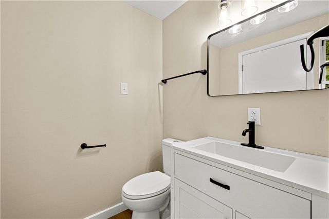 175 Parkedge Rd, Green Tree, PA 15220