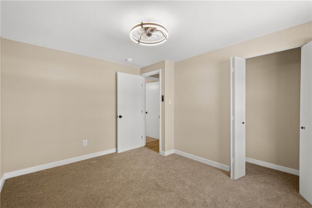 175 Parkedge Rd, Green Tree, PA 15220