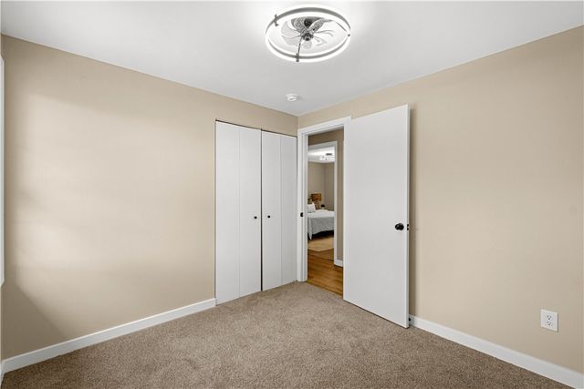 175 Parkedge Rd, Green Tree, PA 15220