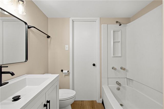 175 Parkedge Rd, Green Tree, PA 15220