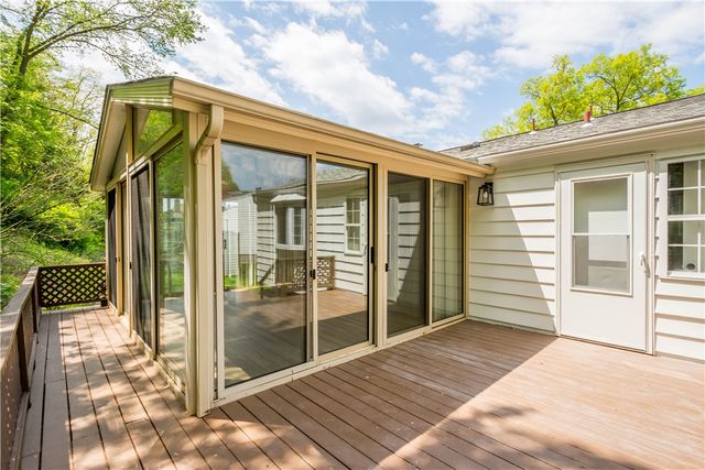 175 Parkedge Rd, Green Tree, PA 15220