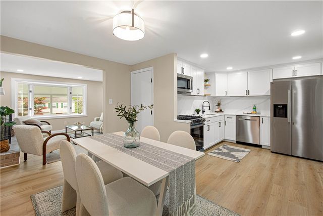 175 Parkedge Rd, Green Tree, PA 15220