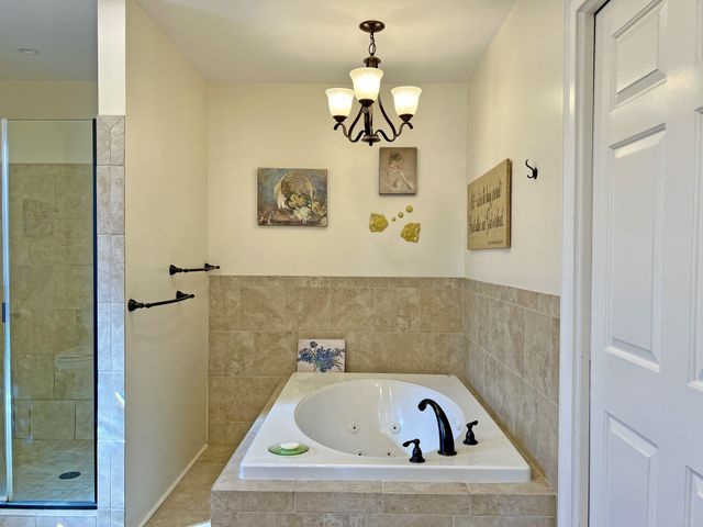 1102 Woodmont Cir, Franklin, KY 42134